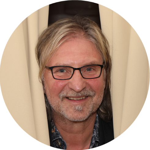 Dirk Z�llner